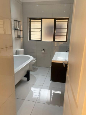 2 Bedroom Near Monte Casino